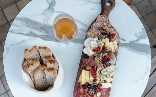 Un apéritif gourmand à ComplanTerra pour deux épicuriens